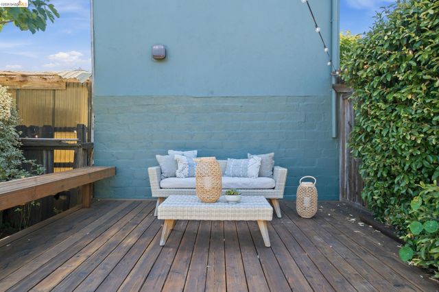 2210 Browning St, Berkeley, CA 94702