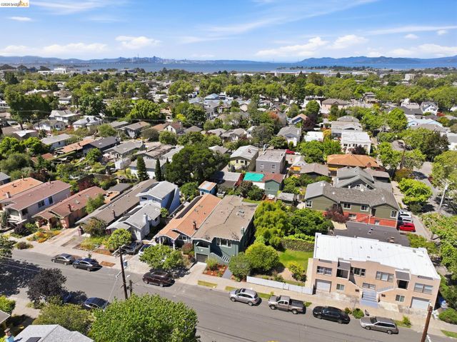 2210 Browning St, Berkeley, CA 94702