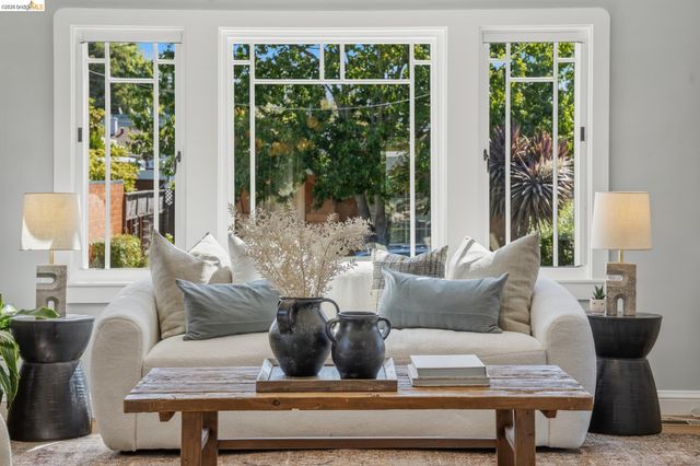 2210 Browning St, Berkeley, CA 94702
