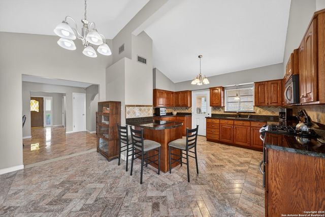 3827 Longridge Dr, San Antonio, TX 78228