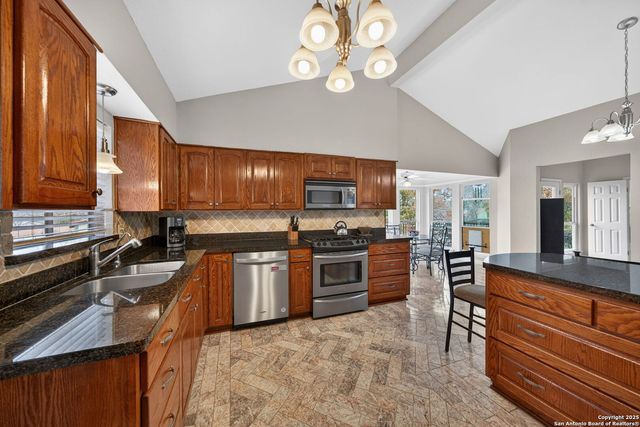 3827 Longridge Dr, San Antonio, TX 78228