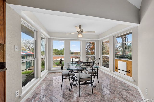 3827 Longridge Dr, San Antonio, TX 78228