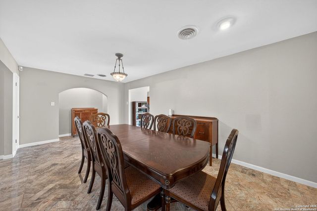 3827 Longridge Dr, San Antonio, TX 78228