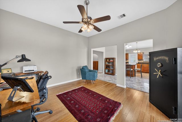 3827 Longridge Dr, San Antonio, TX 78228