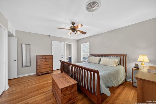 3827 Longridge Dr, San Antonio, TX 78228