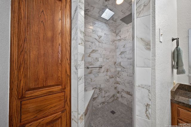 3827 Longridge Dr, San Antonio, TX 78228