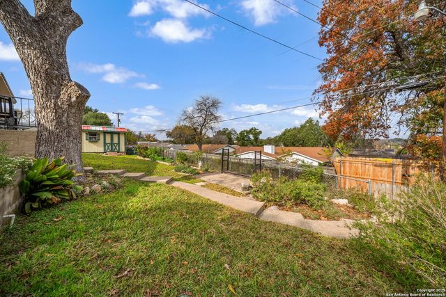 3827 Longridge Dr, San Antonio, TX 78228