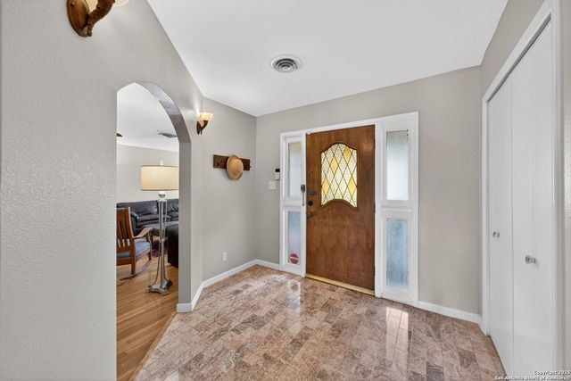 3827 Longridge Dr, San Antonio, TX 78228