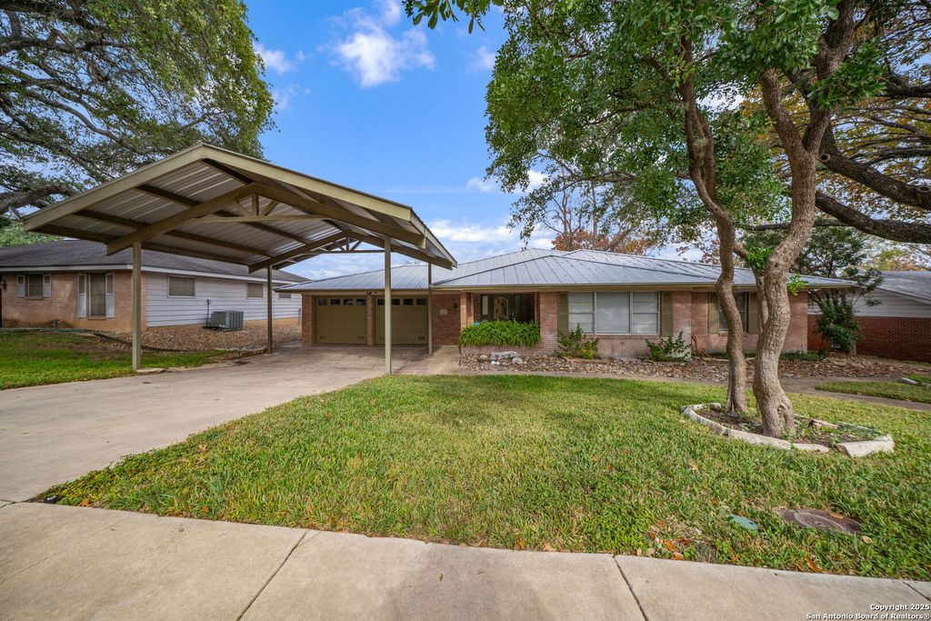 3827 Longridge Dr, San Antonio, TX 78228