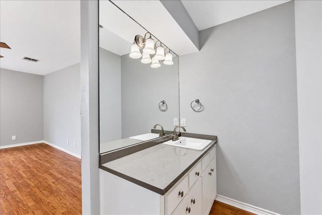 2217 ONION CREEK PKWY 125, Austin, TX 78747