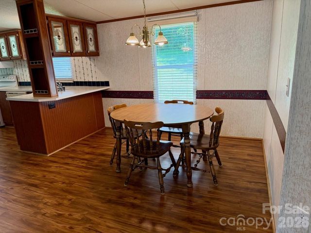 5493 Harris Farm Road, Hickory, NC 28602