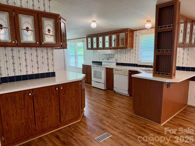 5493 Harris Farm Road, Hickory, NC 28602