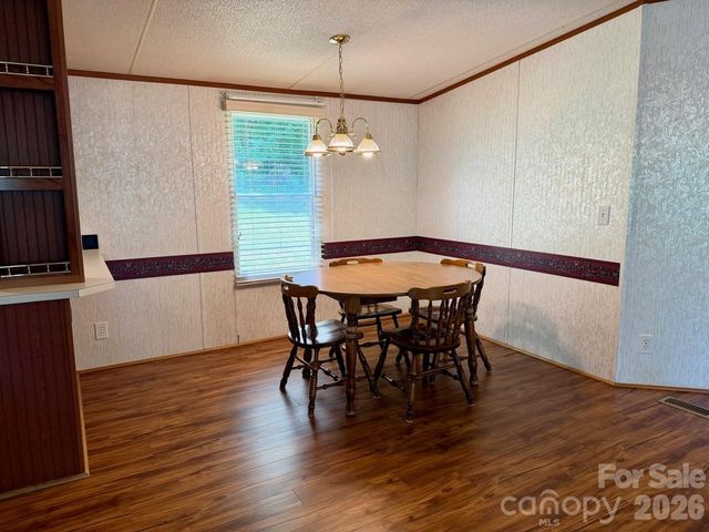 5493 Harris Farm Road, Hickory, NC 28602