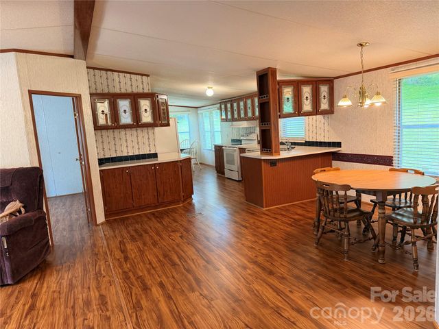 5493 Harris Farm Road, Hickory, NC 28602