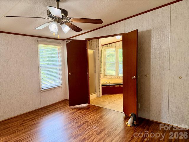 5493 Harris Farm Road, Hickory, NC 28602