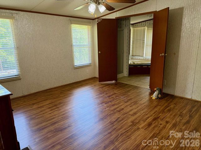 5493 Harris Farm Road, Hickory, NC 28602