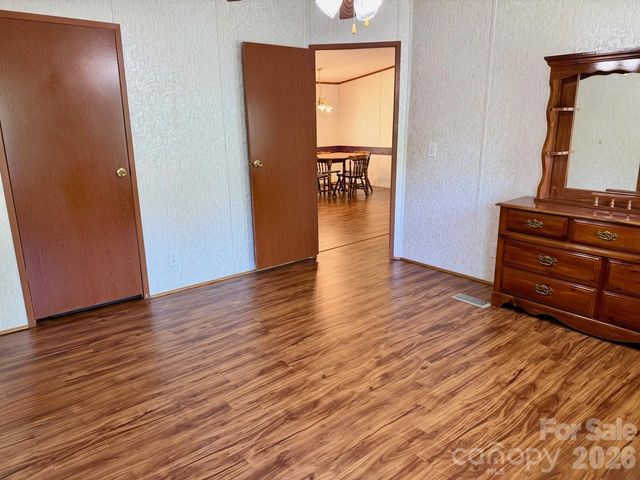 5493 Harris Farm Road, Hickory, NC 28602