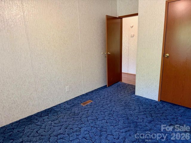 5493 Harris Farm Road, Hickory, NC 28602