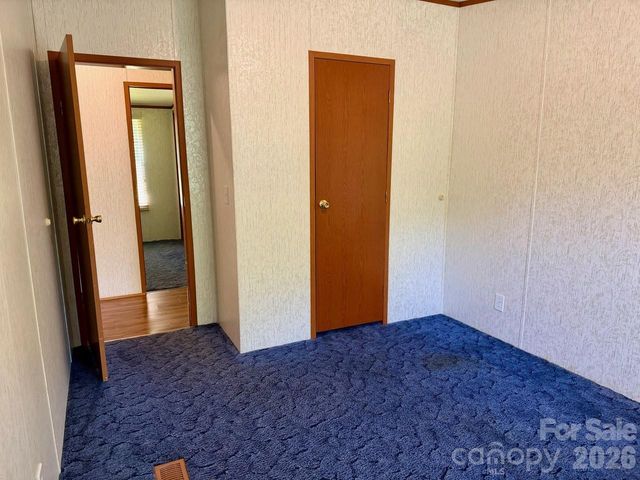 5493 Harris Farm Road, Hickory, NC 28602