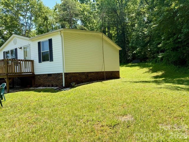 5493 Harris Farm Road, Hickory, NC 28602