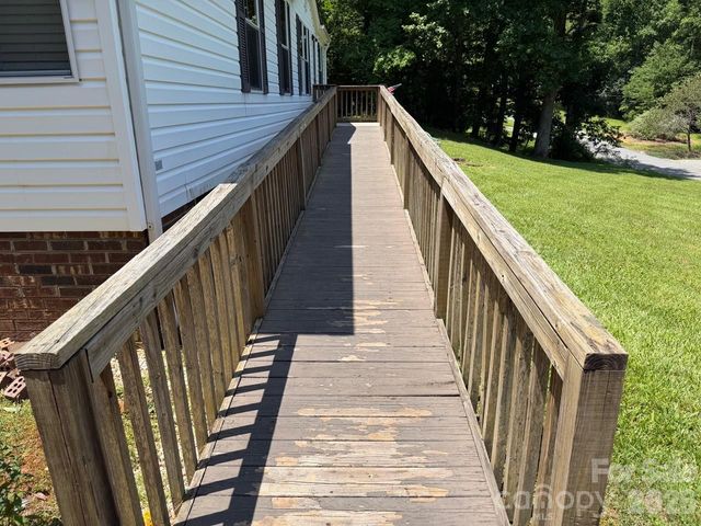 5493 Harris Farm Road, Hickory, NC 28602