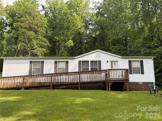 5493 Harris Farm Road, Hickory, NC 28602