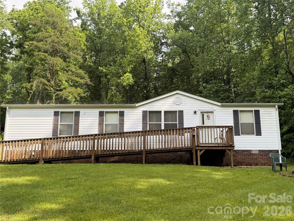 5493 Harris Farm Road, Hickory, NC 28602