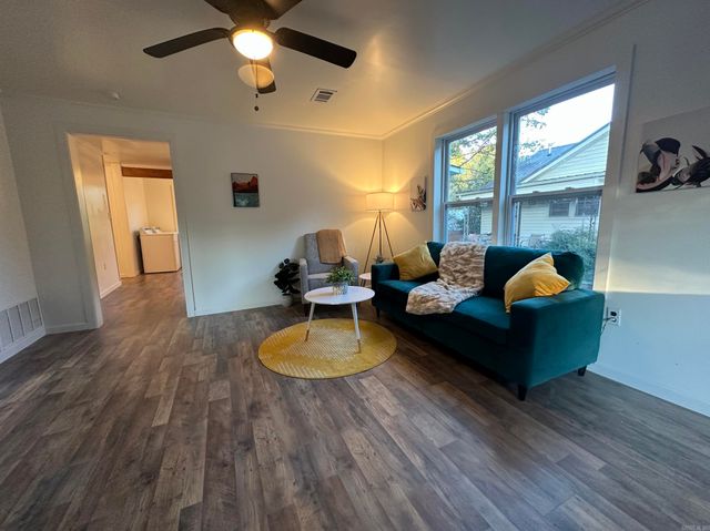 122 West Drive, Benton, AR 72015