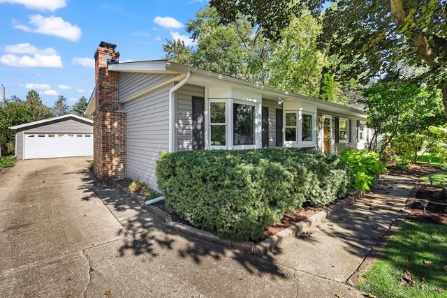 30W240 Allister Lane, Naperville, IL 60563