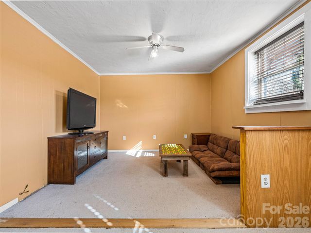 204 Sutton Avenue, Black Mountain, NC 28711