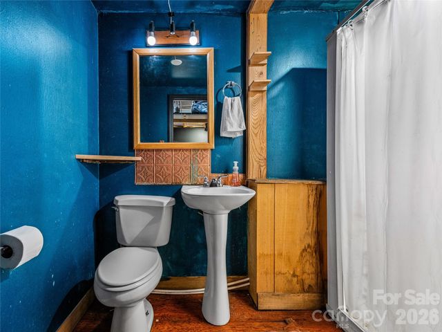 204 Sutton Avenue, Black Mountain, NC 28711