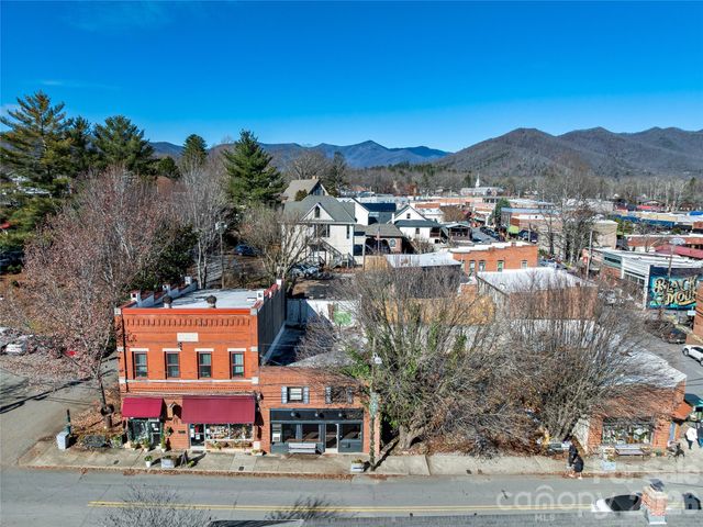 204 Sutton Avenue, Black Mountain, NC 28711