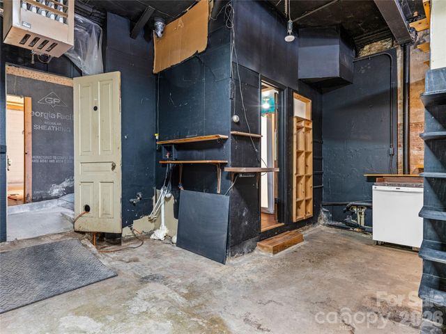 204 Sutton Avenue, Black Mountain, NC 28711