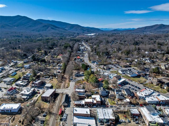 204 Sutton Avenue, Black Mountain, NC 28711