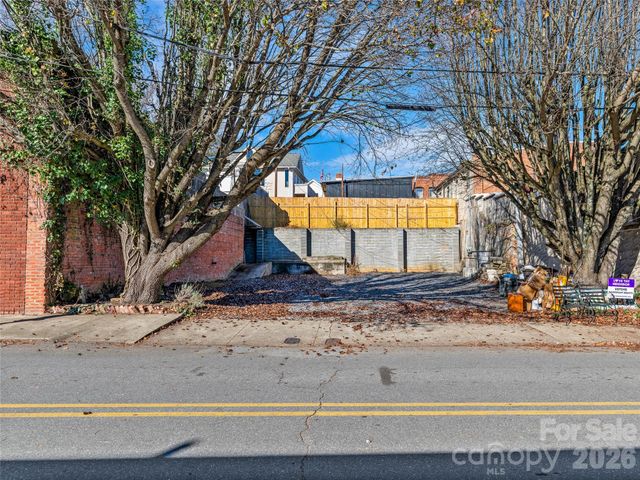 204 Sutton Avenue, Black Mountain, NC 28711