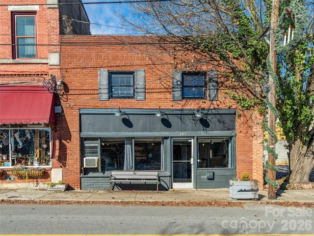 204 Sutton Avenue, Black Mountain, NC 28711