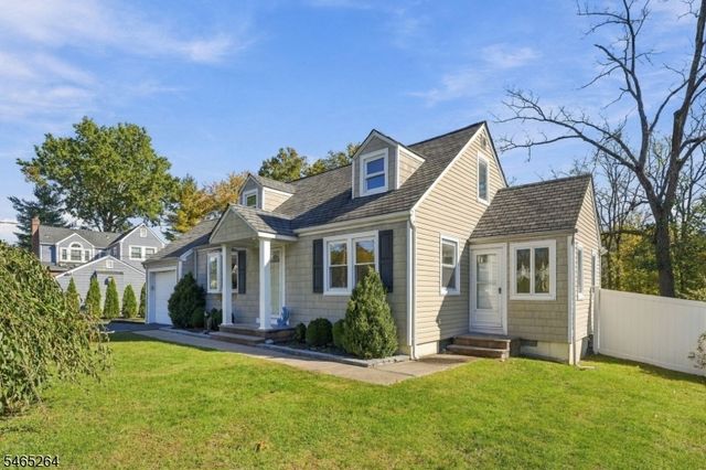 33 Kahl Rd, East Hanover Twp., NJ 07936