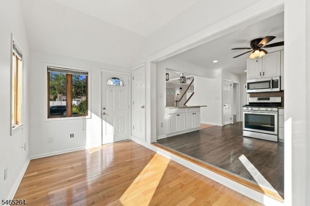 33 Kahl Rd, East Hanover Twp., NJ 07936