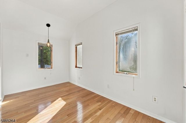 33 Kahl Rd, East Hanover Twp., NJ 07936