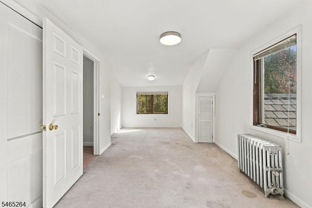 33 Kahl Rd, East Hanover Twp., NJ 07936
