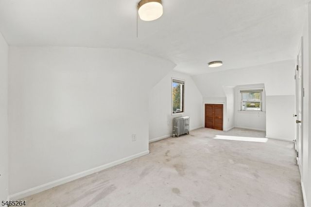 33 Kahl Rd, East Hanover Twp., NJ 07936