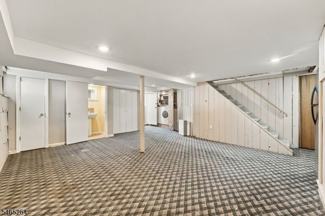 33 Kahl Rd, East Hanover Twp., NJ 07936