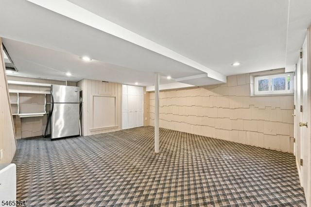 33 Kahl Rd, East Hanover Twp., NJ 07936
