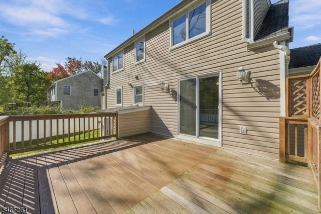 33 Kahl Rd, East Hanover Twp., NJ 07936