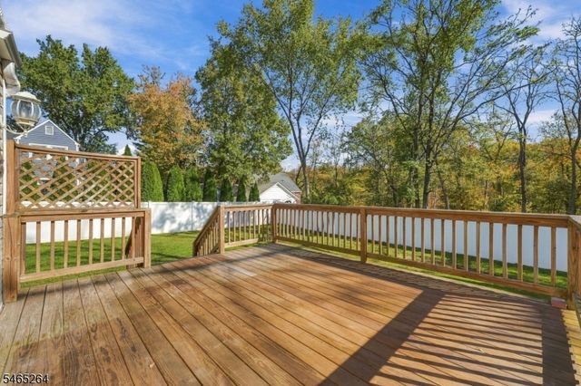 33 Kahl Rd, East Hanover Twp., NJ 07936