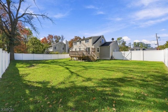 33 Kahl Rd, East Hanover Twp., NJ 07936