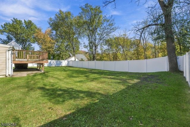 33 Kahl Rd, East Hanover Twp., NJ 07936