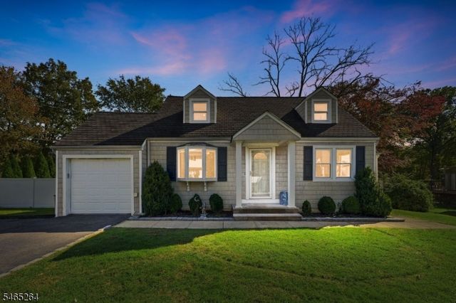 33 Kahl Rd, East Hanover Twp., NJ 07936