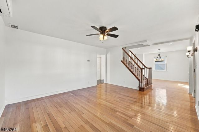 33 Kahl Rd, East Hanover Twp., NJ 07936