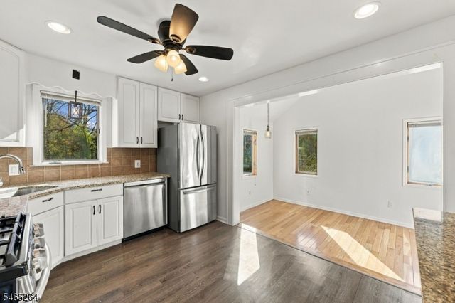 33 Kahl Rd, East Hanover Twp., NJ 07936